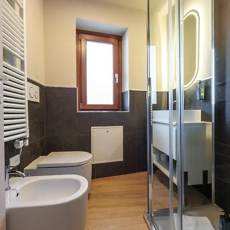 Hotel Lift 3*