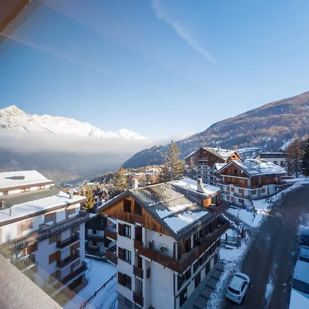 Lift Hotel