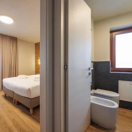 Hotel Lift 3*